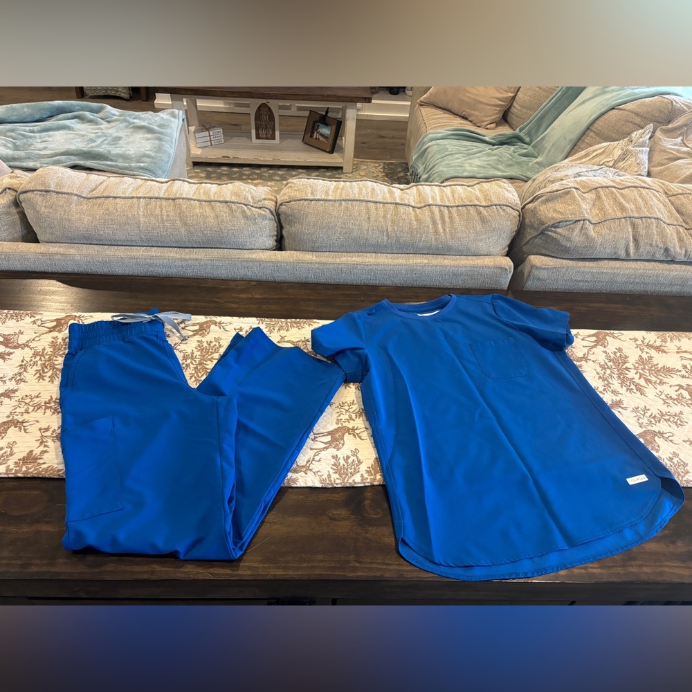 Resurge Royal Blue Scrub Set